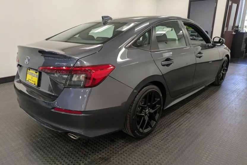 2022 Honda Civic Sport photo 1