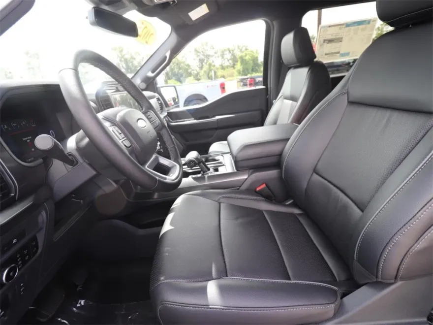 2025 Ford F-150 Lariat photo 1