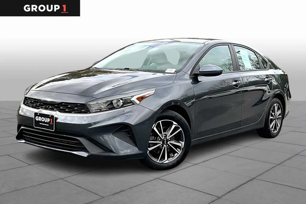 2022 Kia Forte LXS photo 1