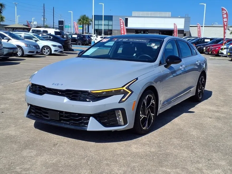 2025 Kia K5 GT-Line photo 1