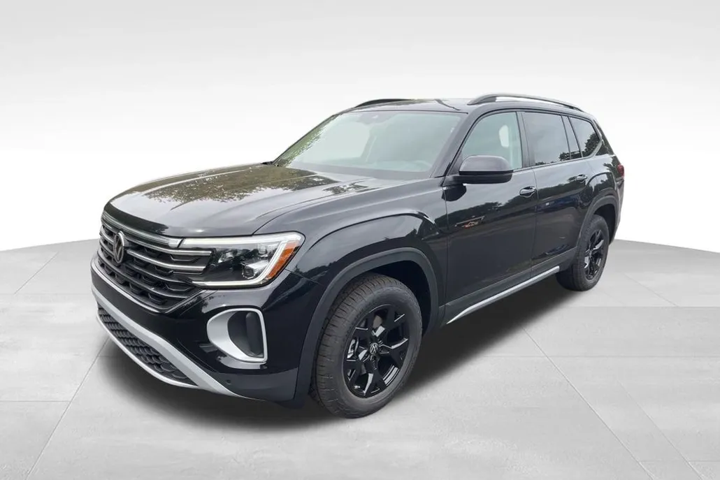 2026 Volkswagen Atlas Peak Edition SE photo 1