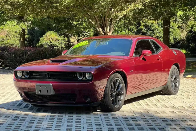 2019 Dodge Challenger R/T photo 1
