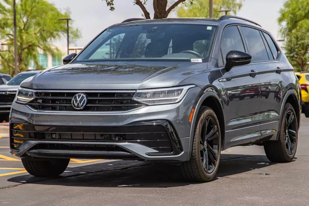 2023 Volkswagen Tiguan SE R-Line Black photo 1