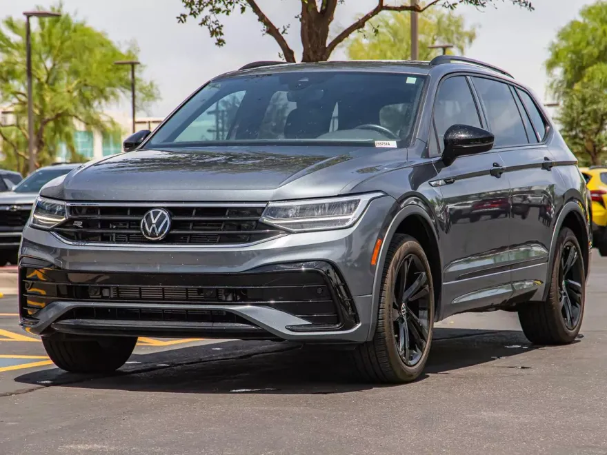 2023 Volkswagen Tiguan SE R-Line Black photo 1