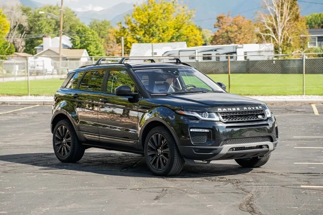 2017 Land Rover Range Rover Evoque SE photo 1
