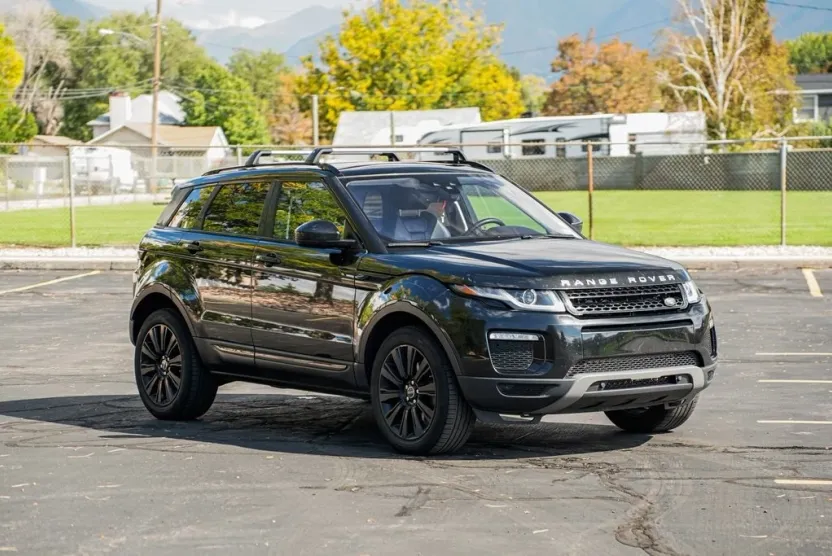 2017 Land Rover Range Rover Evoque SE photo 1