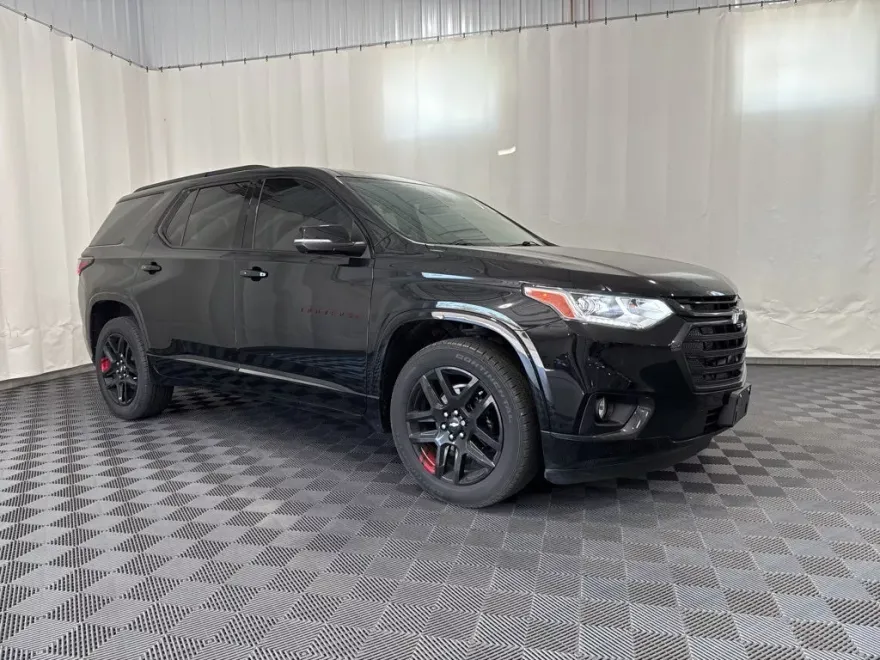 2021 Chevrolet Traverse Premier photo 1