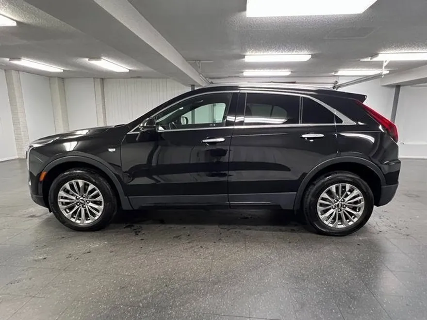 2024 Cadillac XT4 Premium Luxury photo 1