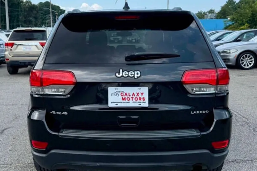 2016 Jeep Grand Cherokee Laredo photo 1