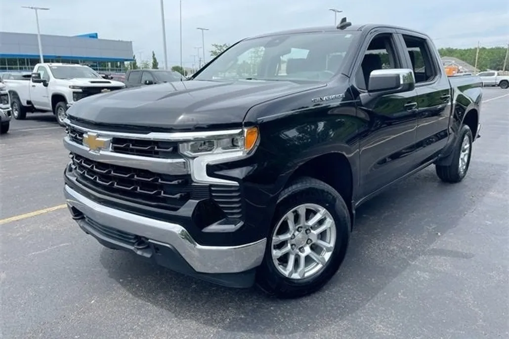 2022 Chevrolet Silverado 1500 LT photo 1
