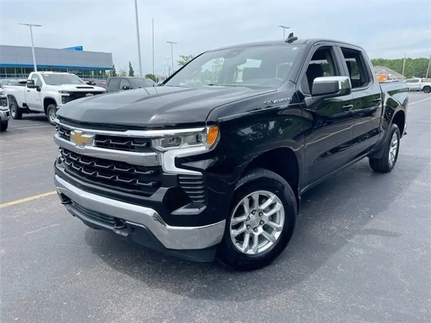 2022 Chevrolet Silverado 1500 LT photo 1