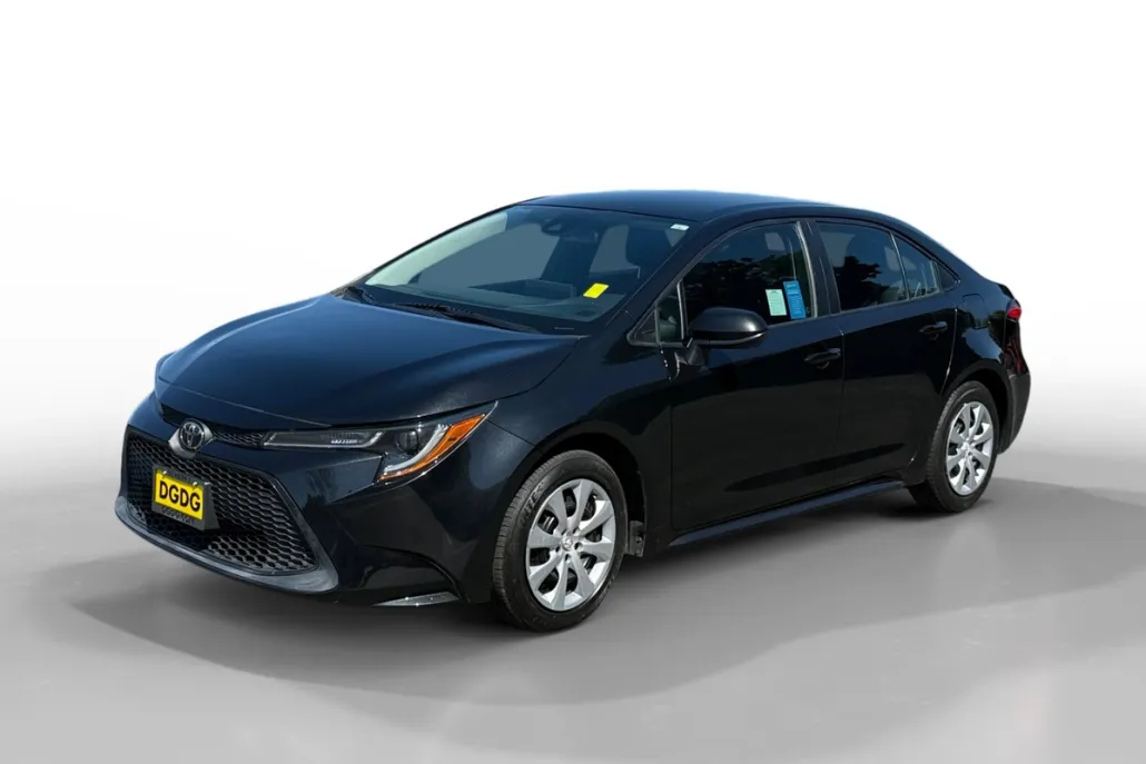 2022 Toyota Corolla LE photo 1