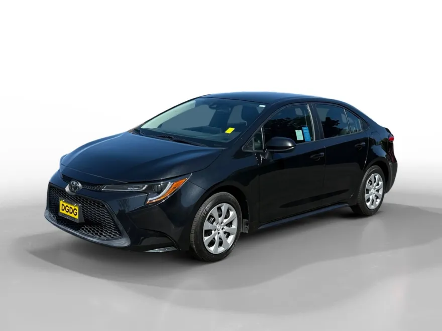 2022 Toyota Corolla LE photo 1