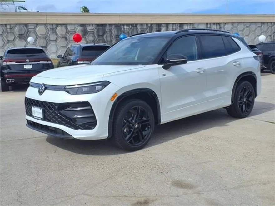 2025 Volkswagen Tiguan SE R-Line Black photo 1