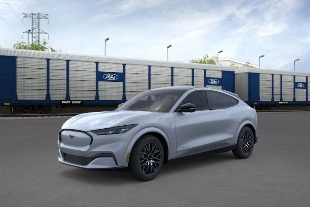 2025 Ford Mustang Mach-E Premium photo 1