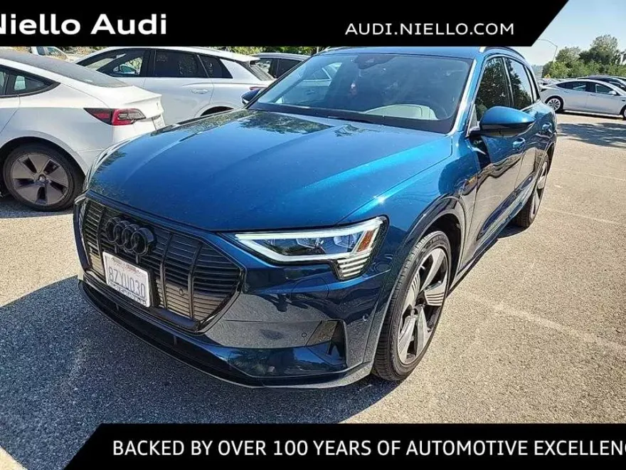2022 Audi e-tron Premium Plus photo 1