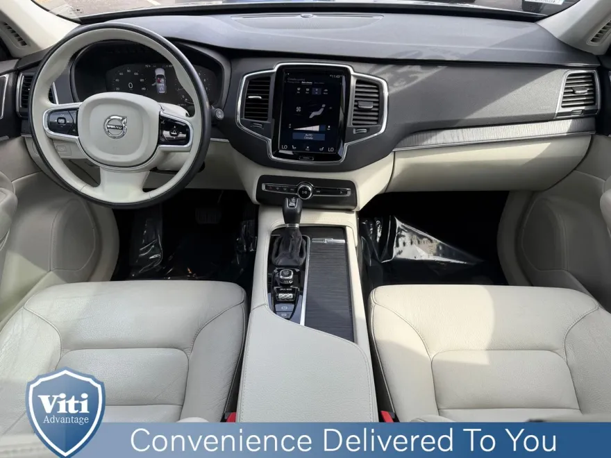 2020 Volvo XC90 T5 Momentum photo 1