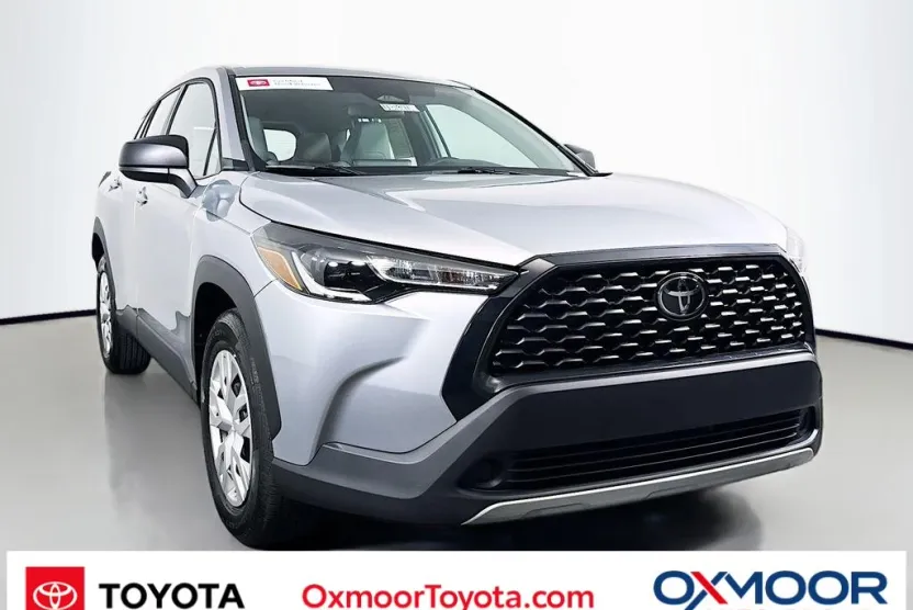 2024 Toyota Corolla Cross L photo 1