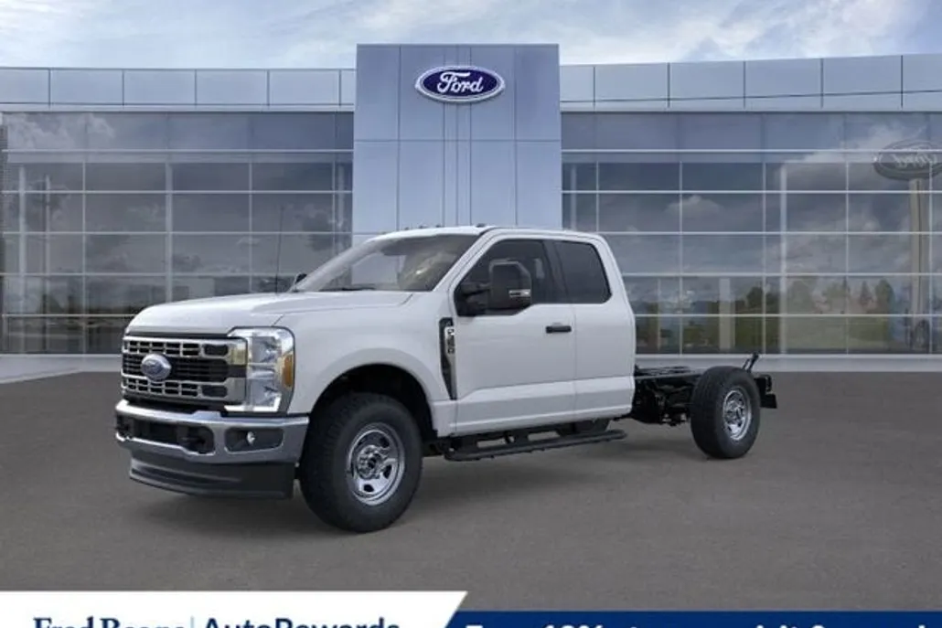 2025 Ford F-350 XL photo 1