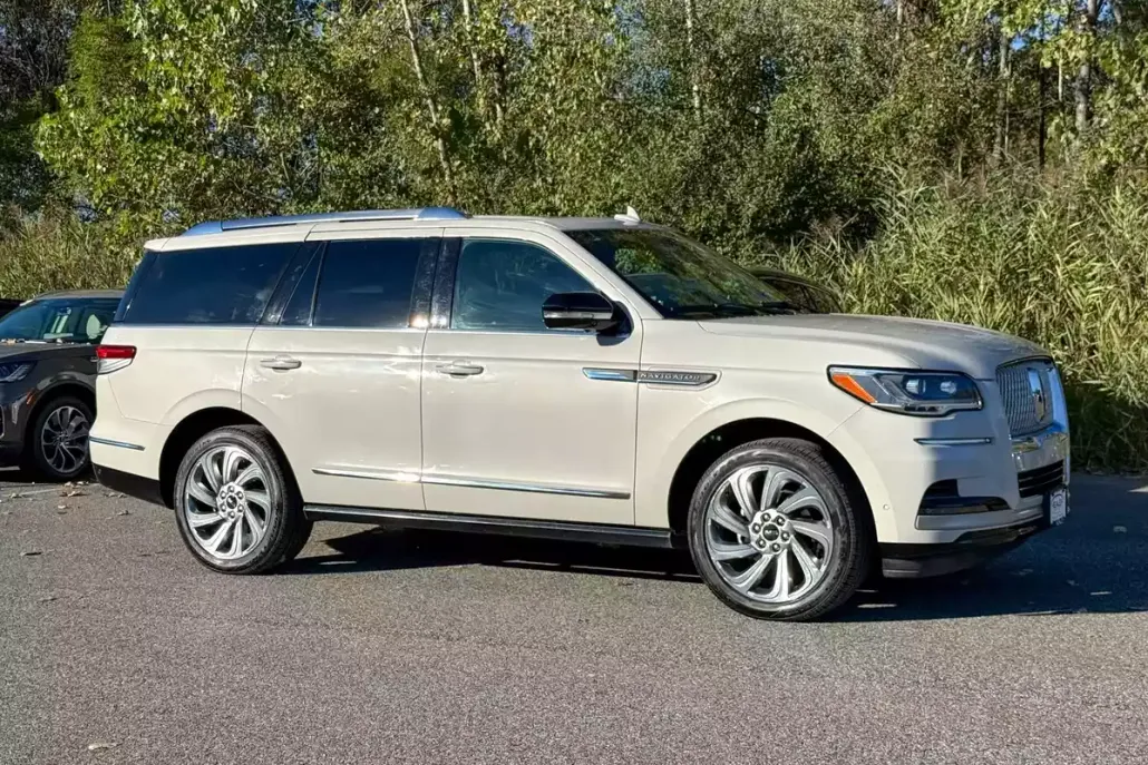 2023 Lincoln Navigator Reserve photo 1