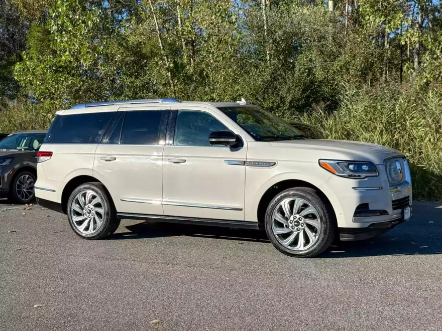 2023 Lincoln Navigator Reserve photo 1