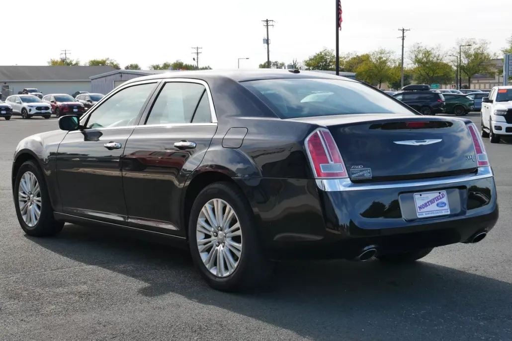 2013 Chrysler 300 photo 1