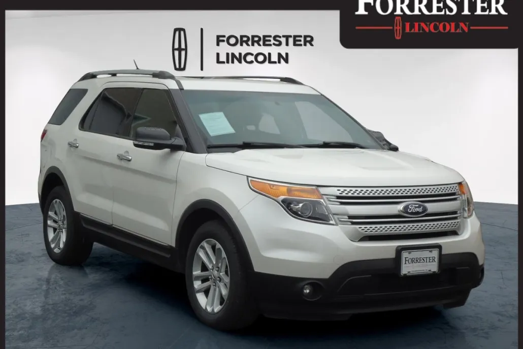 2015 Ford Explorer XLT photo 1