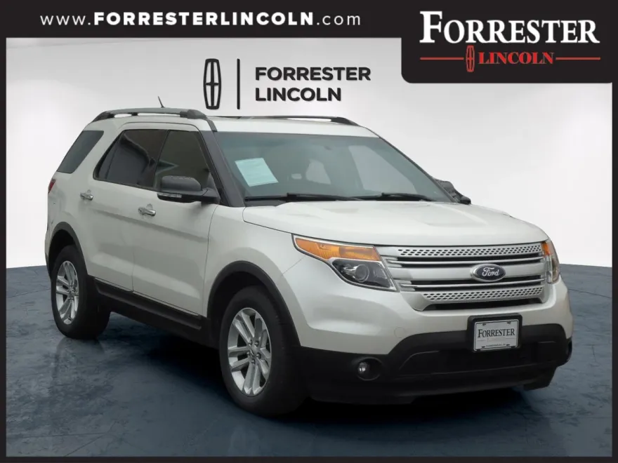 2015 Ford Explorer XLT photo 1