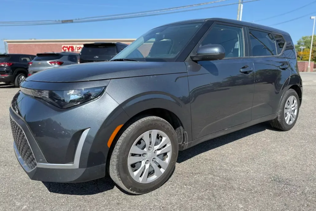 2023 Kia Soul LX S photo 1