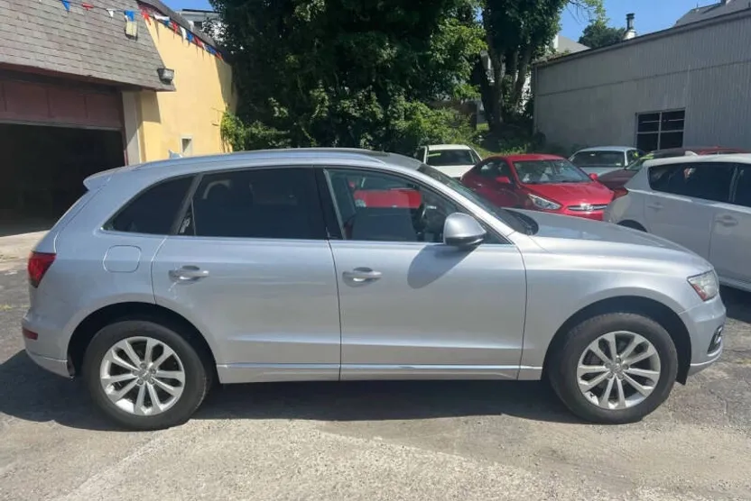 2015 Audi Q5 2.0T Premium photo 1