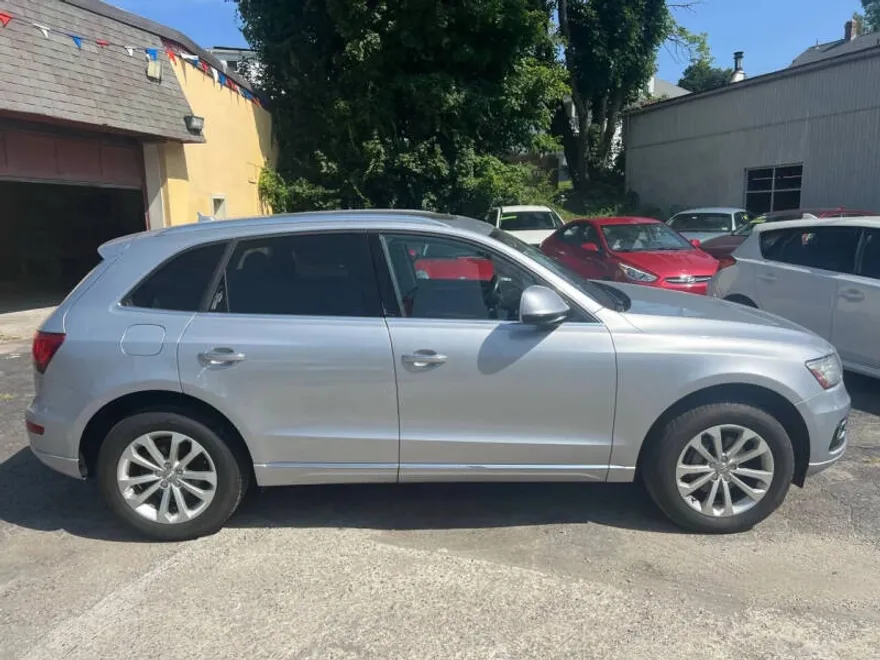 2015 Audi Q5 2.0T Premium photo 1