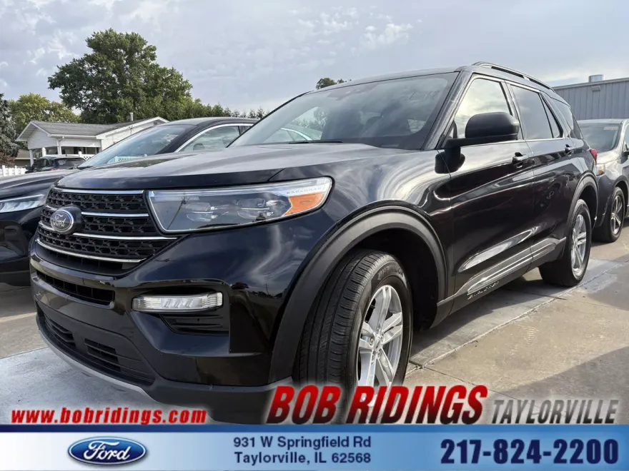 2023 Ford Explorer XLT photo 1