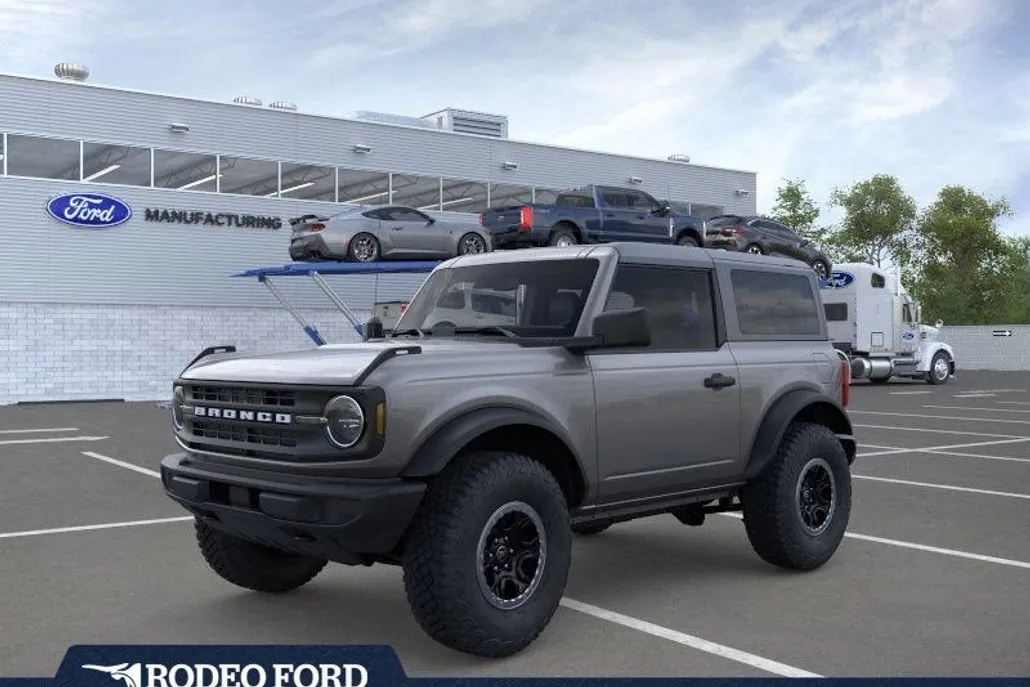 2025 Ford Bronco Base photo 1
