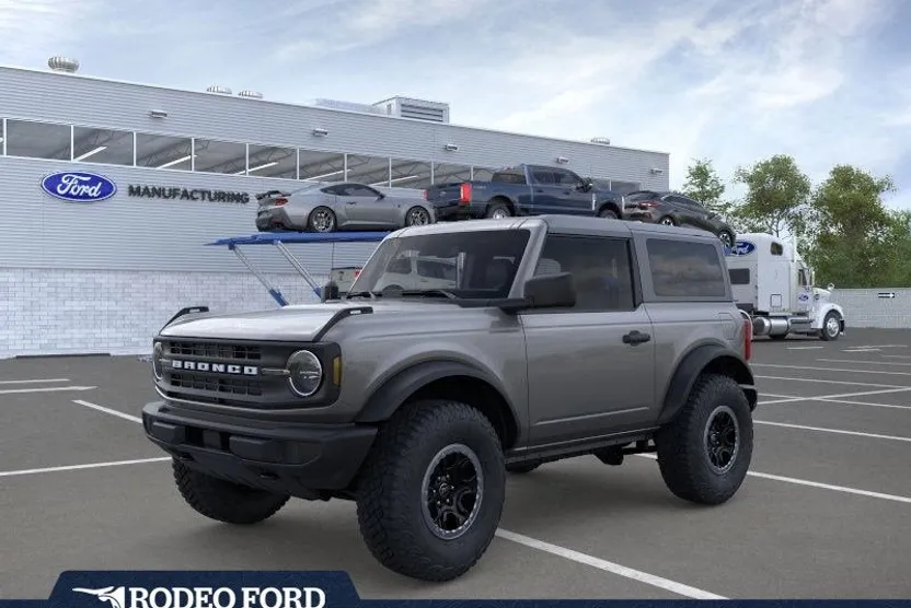 2025 Ford Bronco Base photo 1