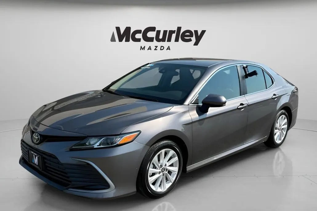 2024 Toyota Camry LE photo 1