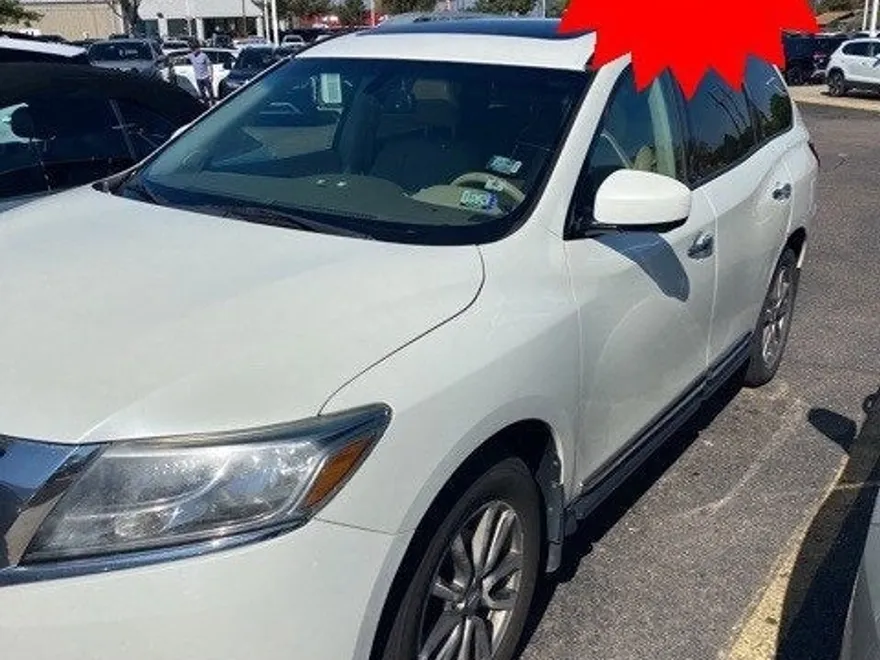 2015 Nissan Pathfinder SL photo 1