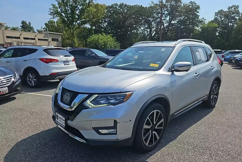 2017 Nissan Rogue SL photo 1