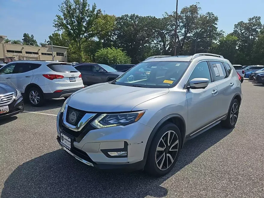 2017 Nissan Rogue SL photo 1