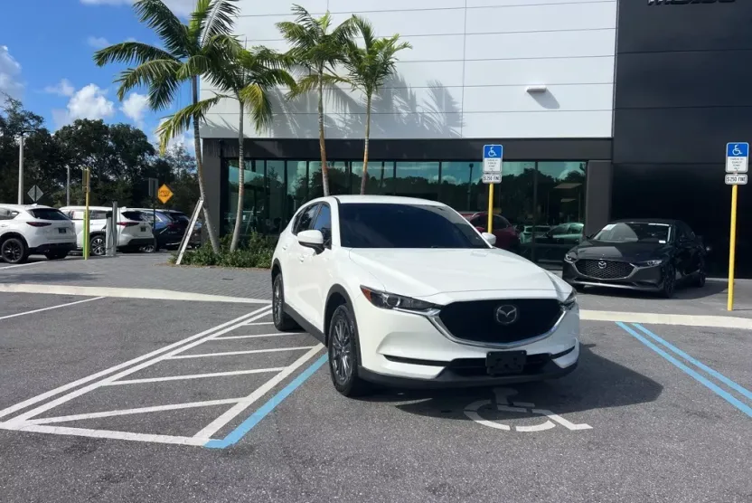 2021 Mazda CX-5 Touring photo 1