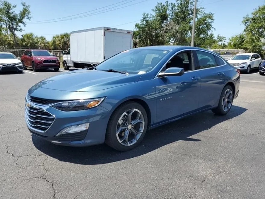 2024 Chevrolet Malibu 1LT photo 1