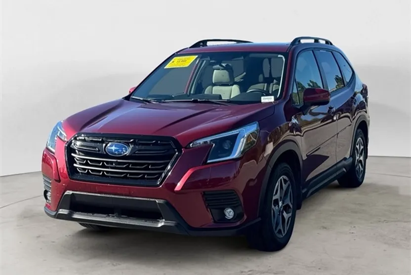 2024 Subaru Forester Premium photo 1