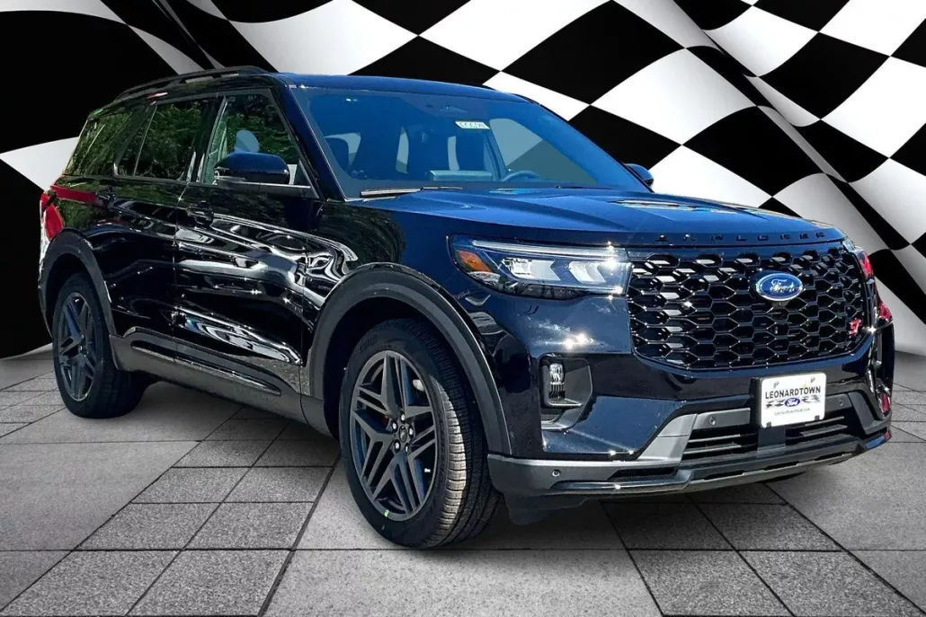 2025 Ford Explorer ST photo 1
