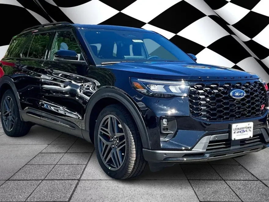 2025 Ford Explorer ST photo 1