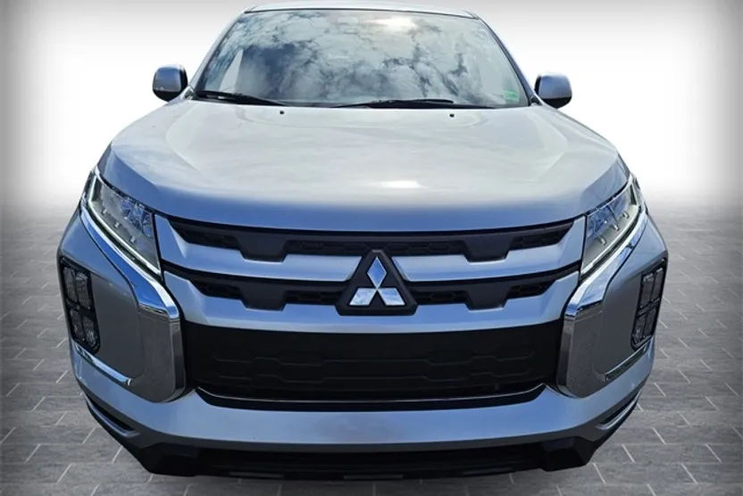 2023 Mitsubishi Outlander Sport SE photo 1