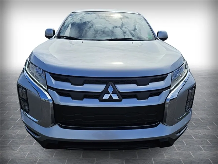 2023 Mitsubishi Outlander Sport SE photo 1