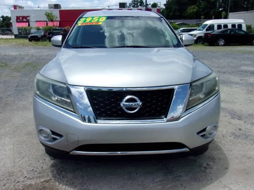 2015 Nissan Pathfinder S photo 1