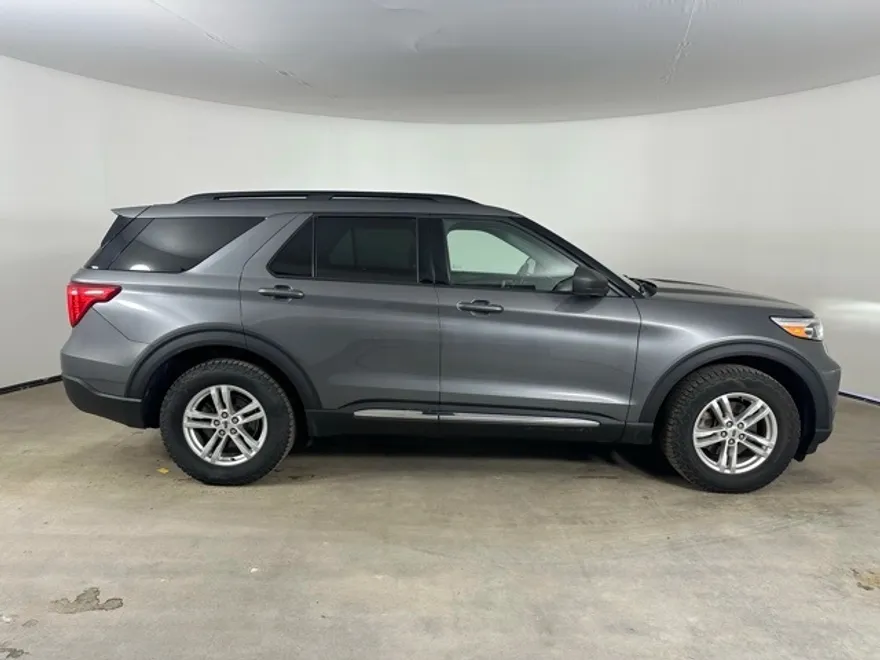 2021 Ford Explorer XLT photo 1