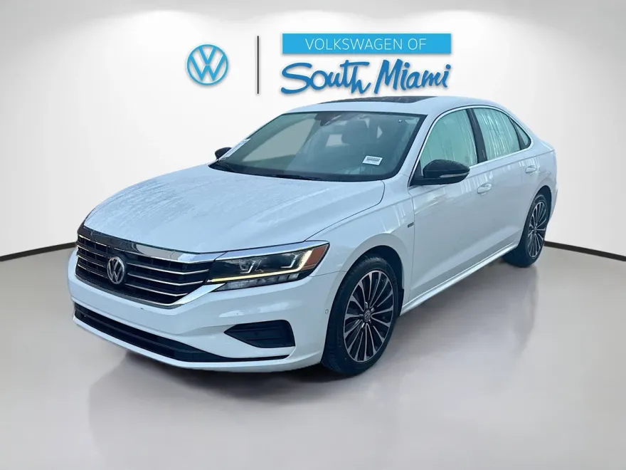 2022 Volkswagen Passat 2.0T Limited photo 1