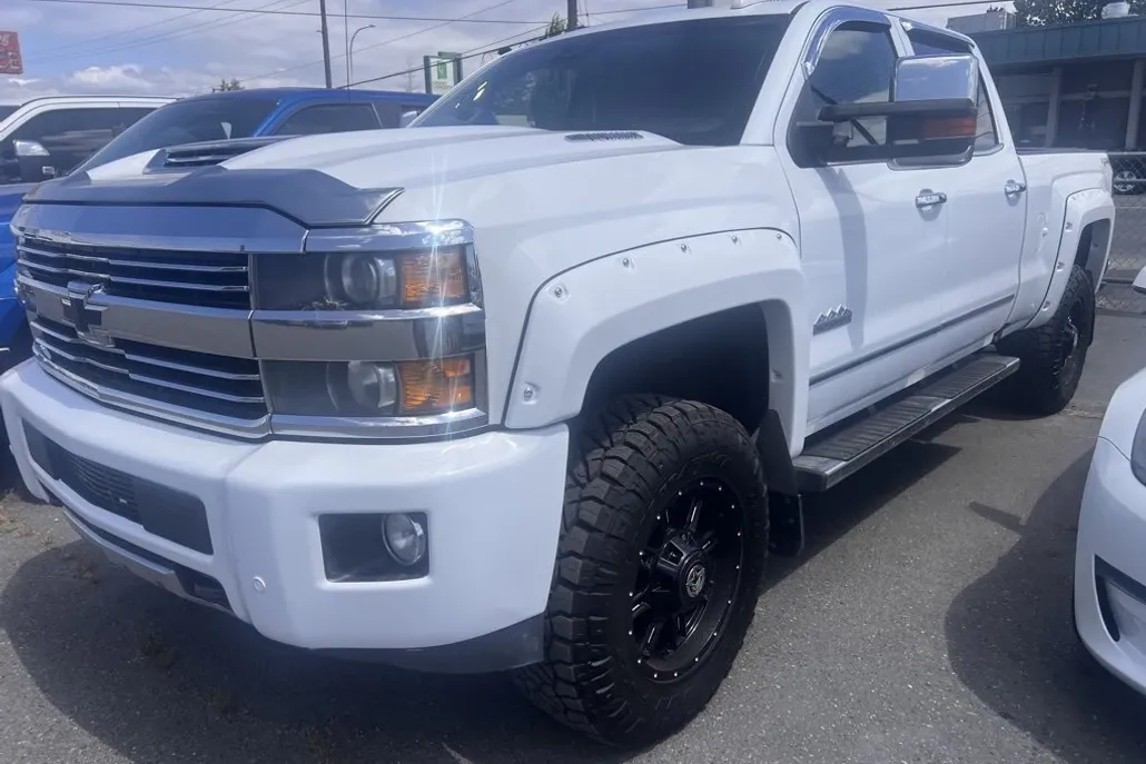 2017 Chevrolet Silverado 2500HD High Country photo 1