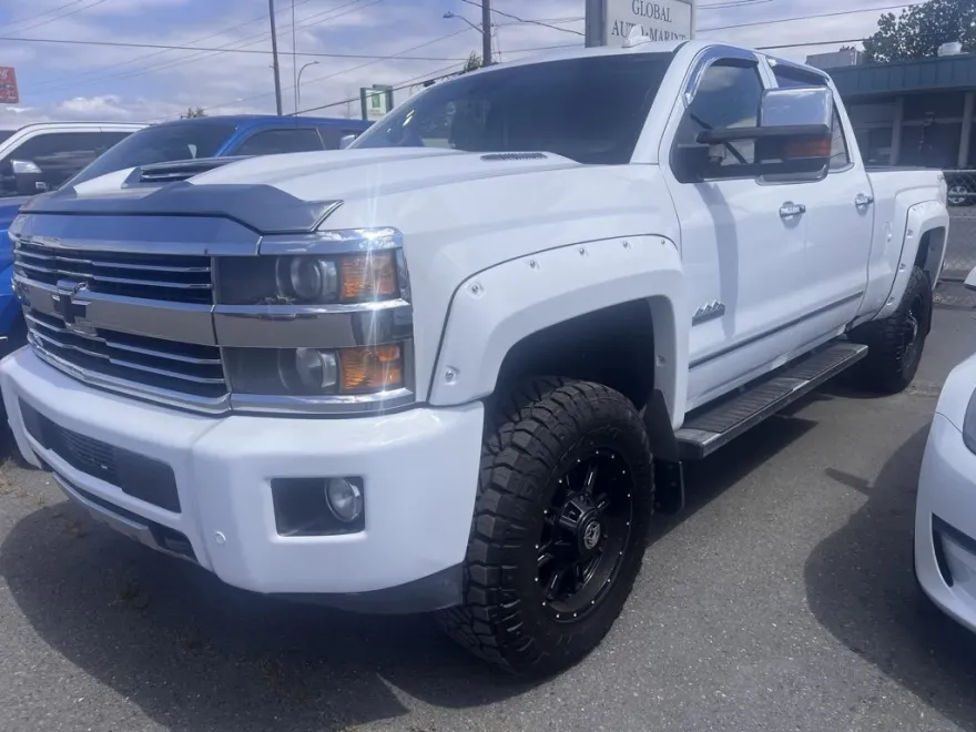 2017 Chevrolet Silverado 2500HD High Country photo 1